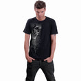 Bild in Galerie-Betrachter laden, T-Shirt Spiral Bat Curse