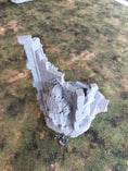 Bild in Galerie-Betrachter laden, Ruinen bei Raven Peak – komplettes Geländeset in 28/32 mm