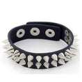 Bild in Galerie-Betrachter laden, Armbånd Spikez Galore fra Brand X er et slankt sort læderarmbånd prydet med sølvpiggede nitter og har praktiske trykknapper.