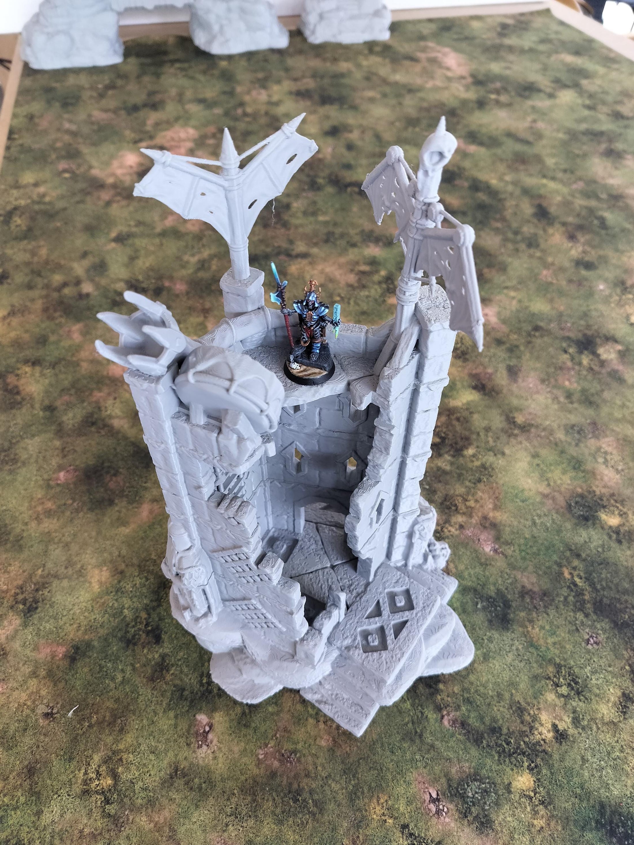 Ruinen bei Raven Peak – komplettes Geländeset in 28/32 mm