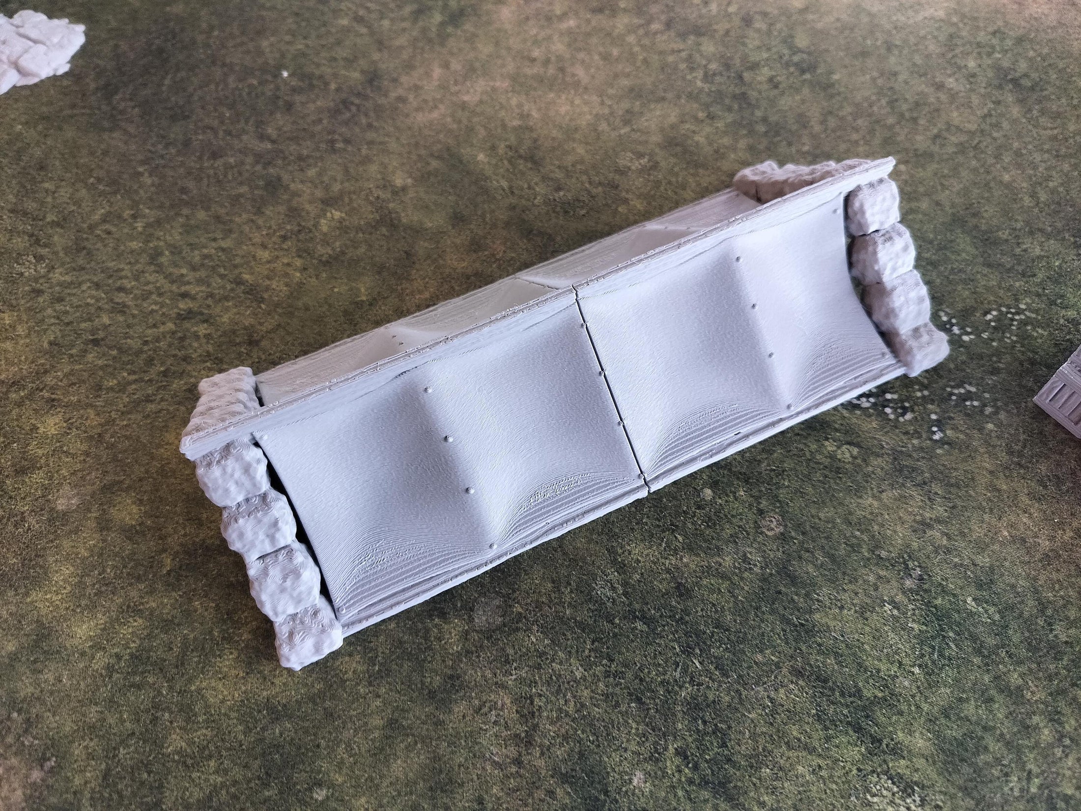 Corsair Coast Lagergebäude – Gelände-Set 28/32 mm