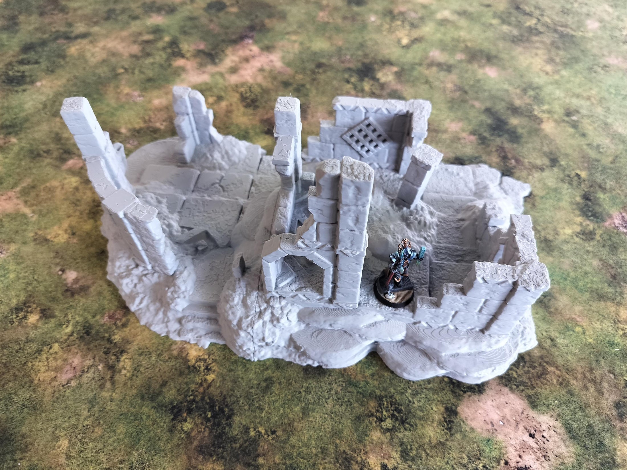 Ruinen bei Raven Peak – komplettes Geländeset in 28/32 mm