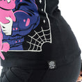 Load image into Gallery viewer, T-shirt Kitty Mayhem - Fatima.Dk
