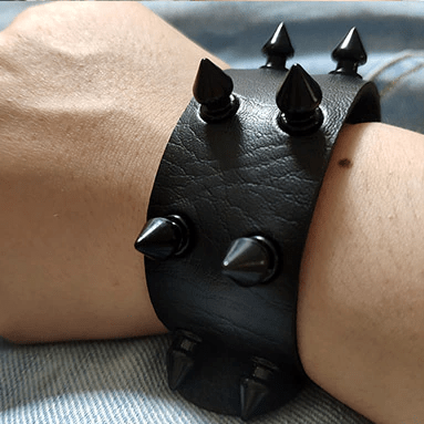 Armbånd 2 Række Dark Spikes - Fatima.Dk