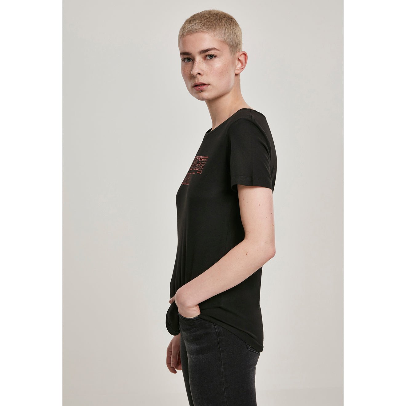 T-shirt Stranger Girl (Girly Fit) - Fatima.Dk
